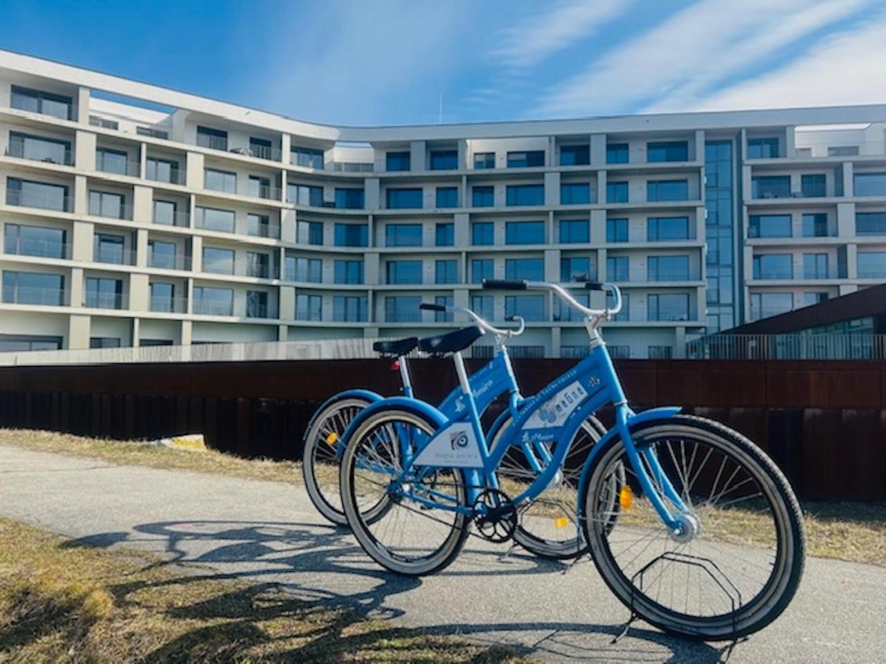 Apartment Blue Wave *